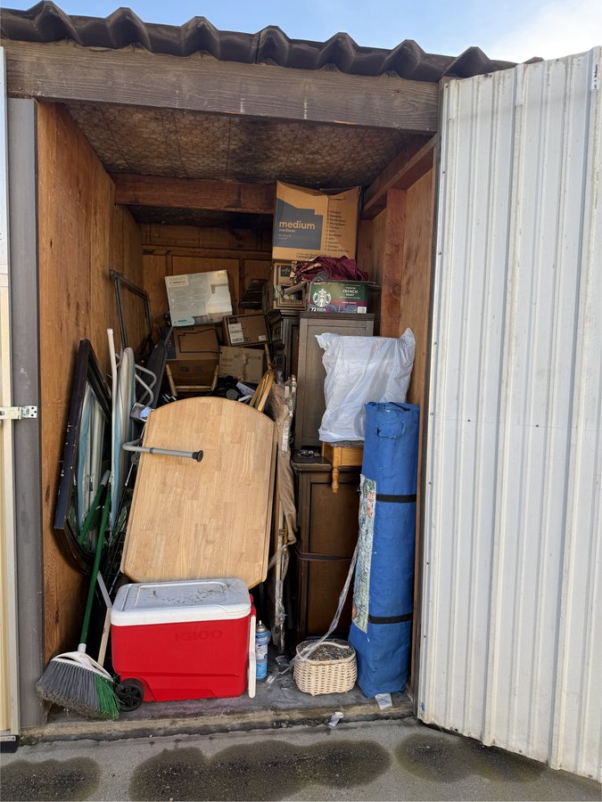 5 x 10 storage unit in Fresno, CA