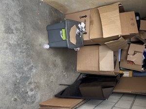 5 x 10 storage unit in Wilmington, CA