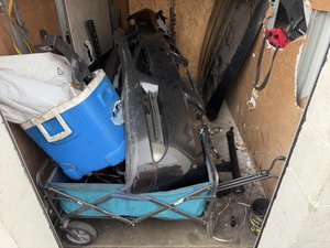 5 x 10 storage unit in Wilmington, CA