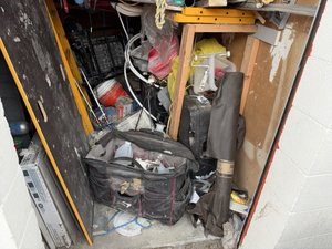 5 x 10 storage unit in Wilmington, CA