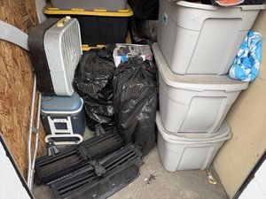 5 x 10 storage unit in Wilmington, CA