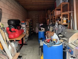 10 x 30 storage unit in Wilmington, CA