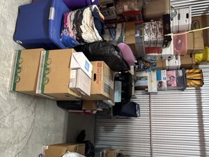 10 x 10 storage unit in Long Beach, CA