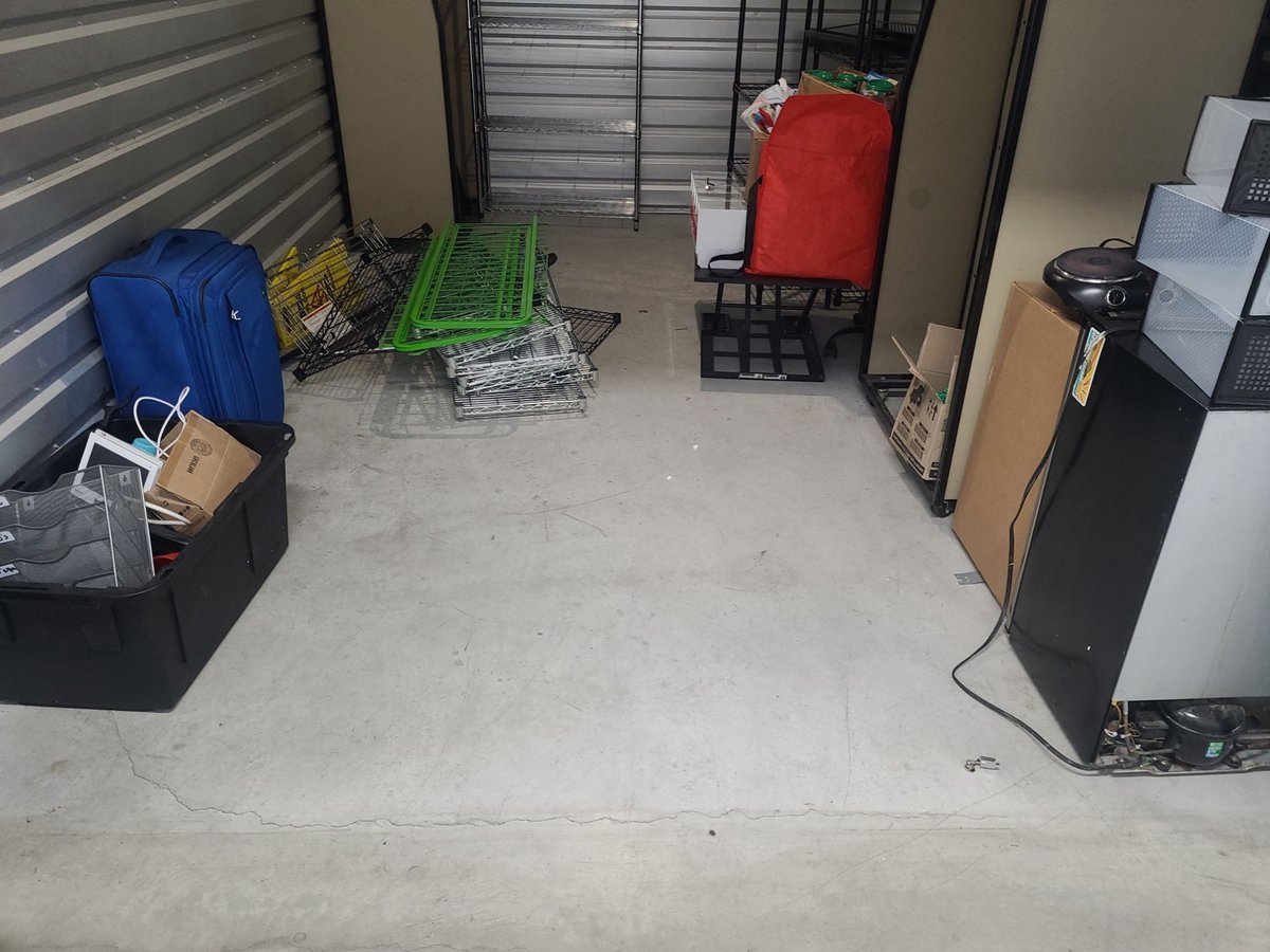 10 x 15 storage unit in Portland, OR