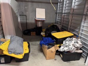 10 x 10 storage unit in Long Beach, CA