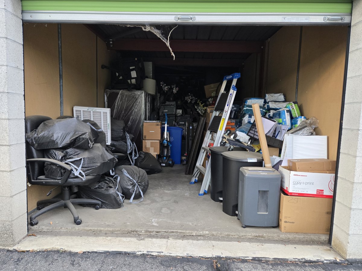 10 x 25 storage unit in Redlands, CA
