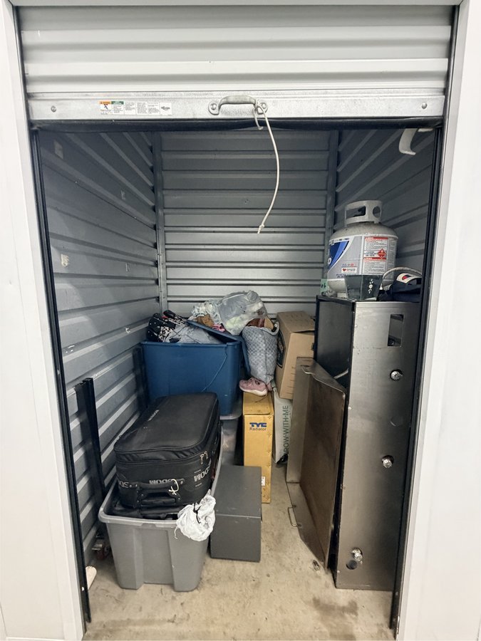 5 x 5 storage unit in Long Beach, CA