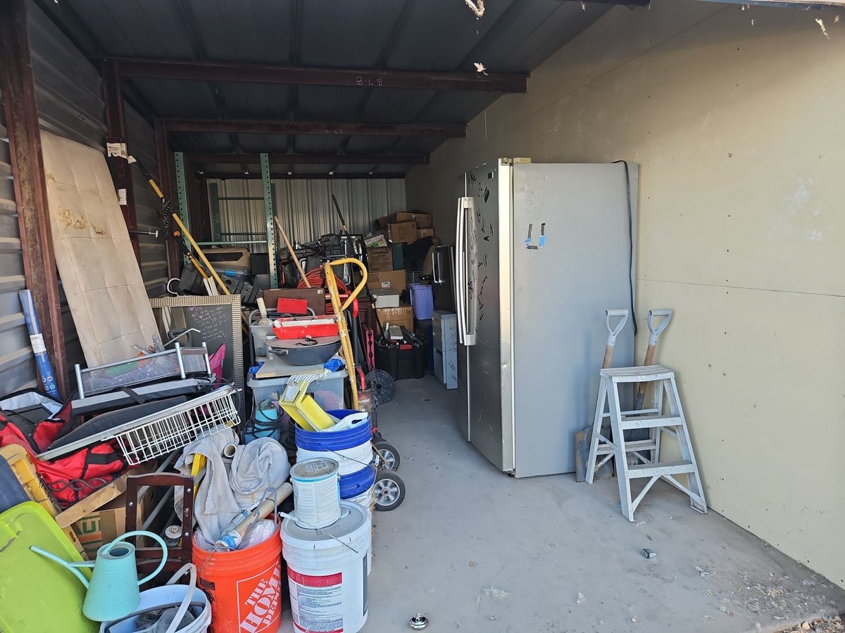 10 x 25 storage unit in Albuquerque, NM