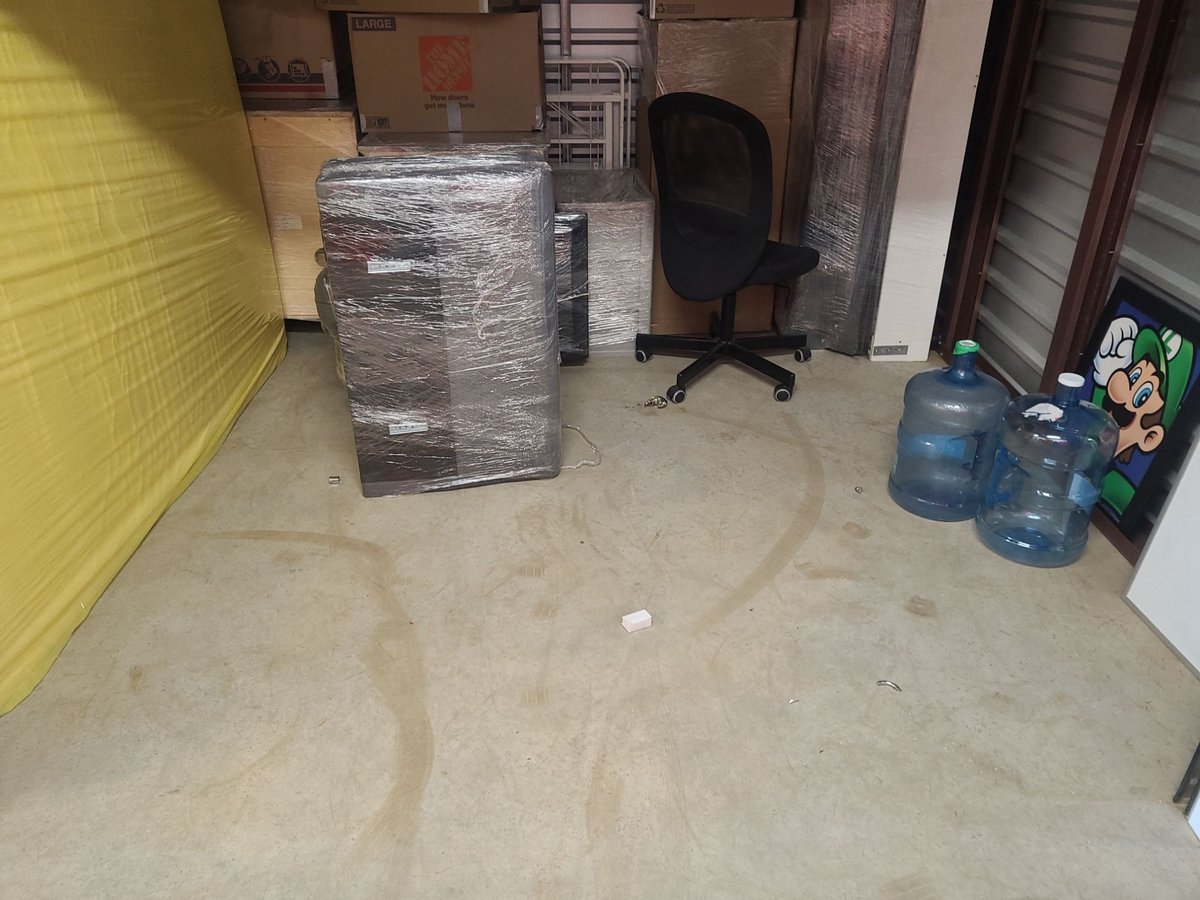 10 x 10 storage unit in Portland, OR