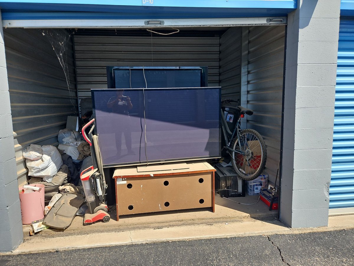 10 x 10 storage unit in Albuquerque, NM