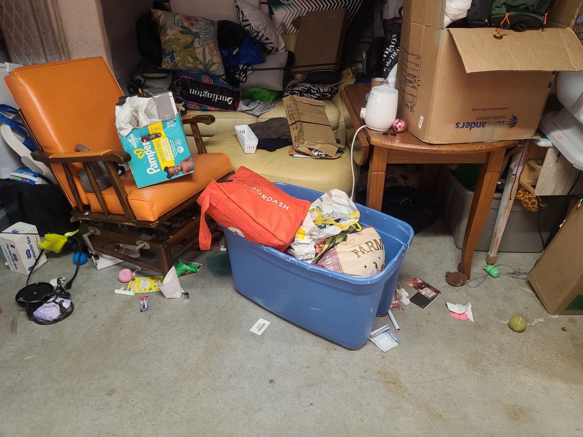 10 x 10 storage unit in Portland, OR