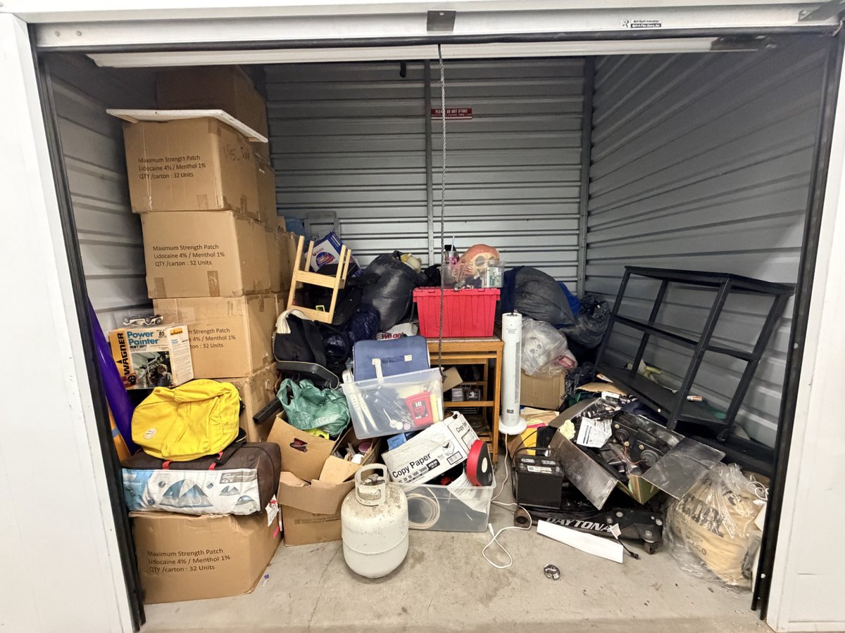 8 x 10 storage unit in Long Beach, CA