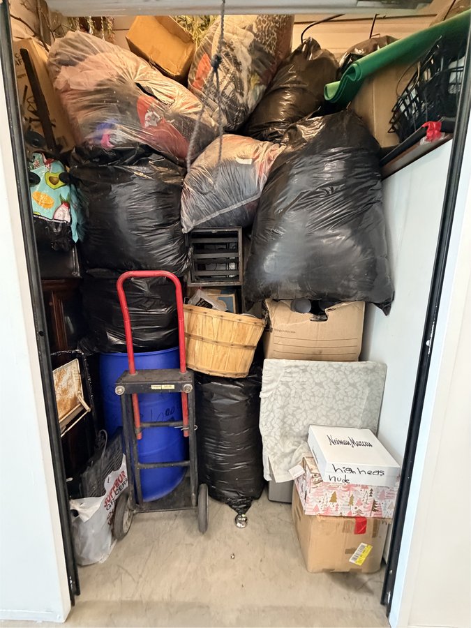 5 x 10 storage unit in Long Beach, CA