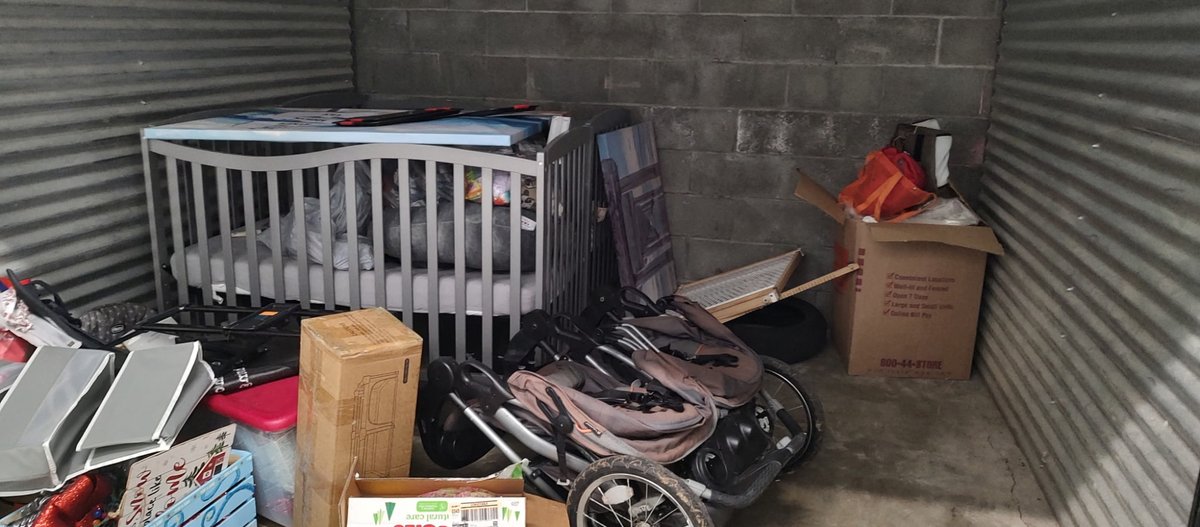 10 x 10 storage unit in Milwaukie, OR
