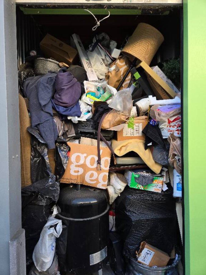 5 x 20 storage unit in Daly City, CA