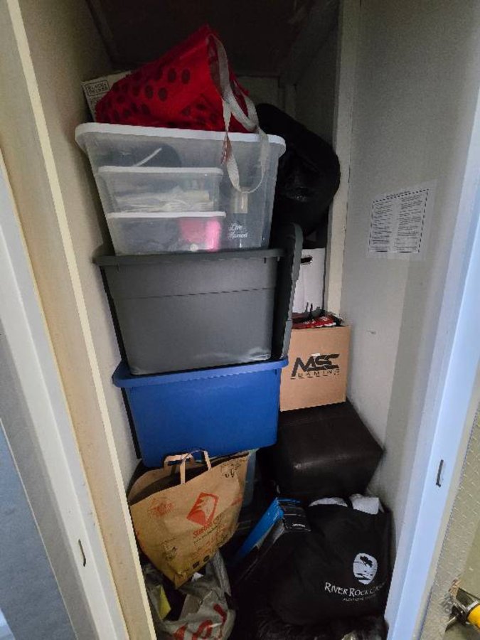 6 x 4 storage unit in Daly City, CA