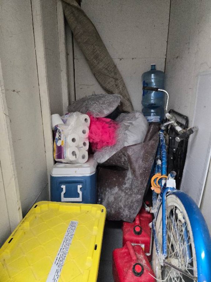 4 x 8 storage unit in Daly City, CA