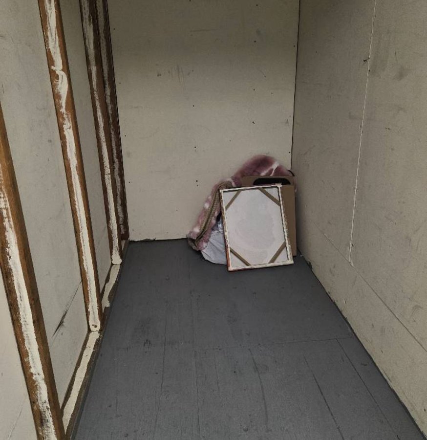 4 x 8 storage unit in Daly City, CA
