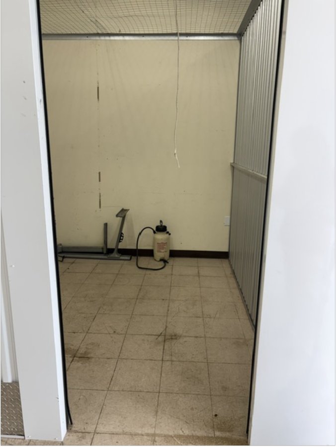 10 x 10 storage unit in Hilo, HI