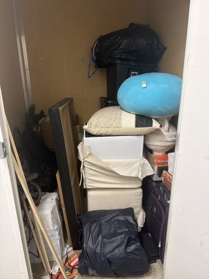 5 x 5 storage unit in Aurora, CO