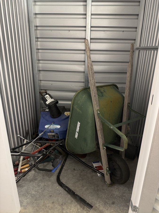 5 x 5 storage unit in Aurora, CO