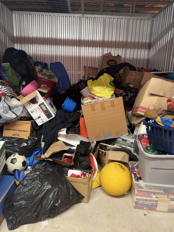 10 x 10 storage unit in Aurora, CO