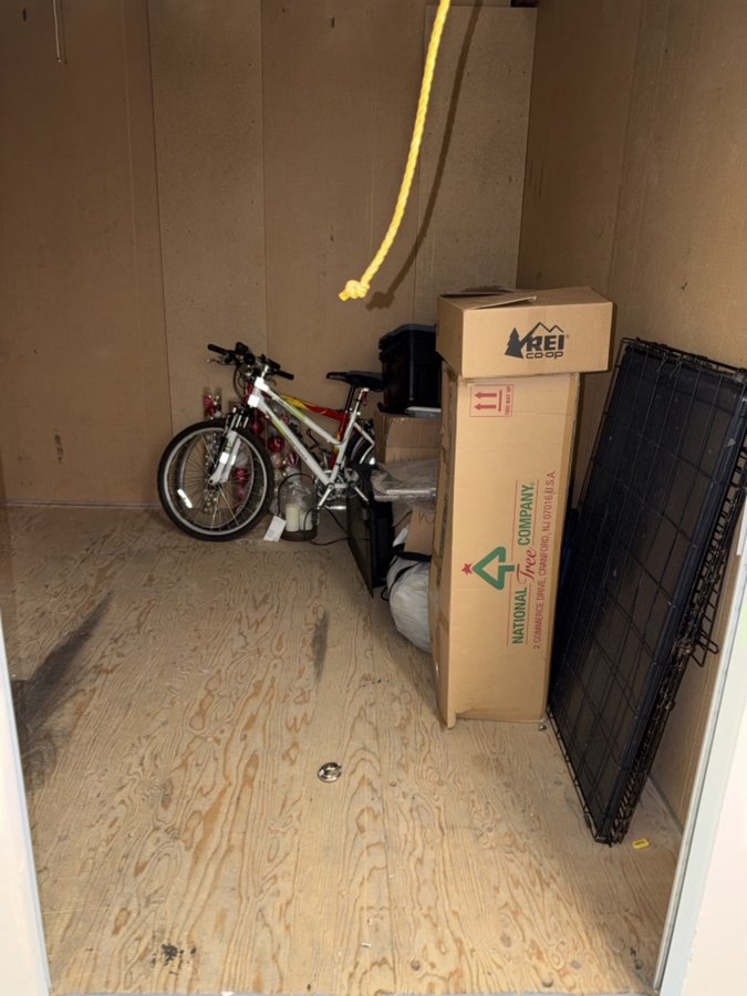 10 x 10 storage unit in Aurora, CO
