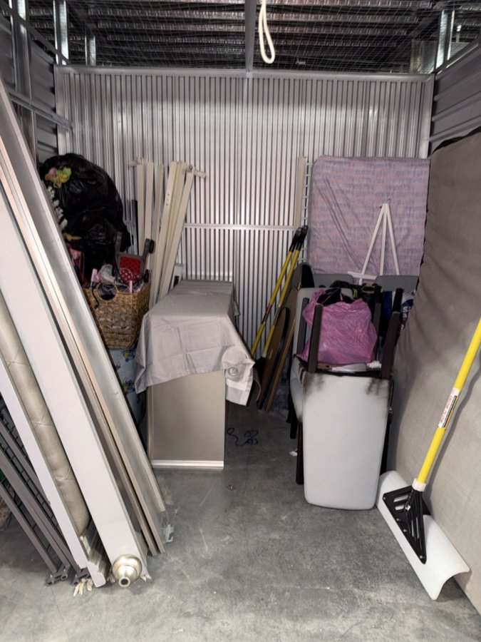 10 x 10 storage unit in Aurora, CO