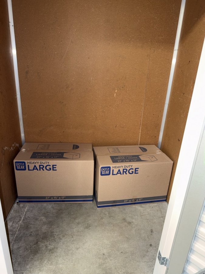 5 x 5 storage unit in Englewood, CO