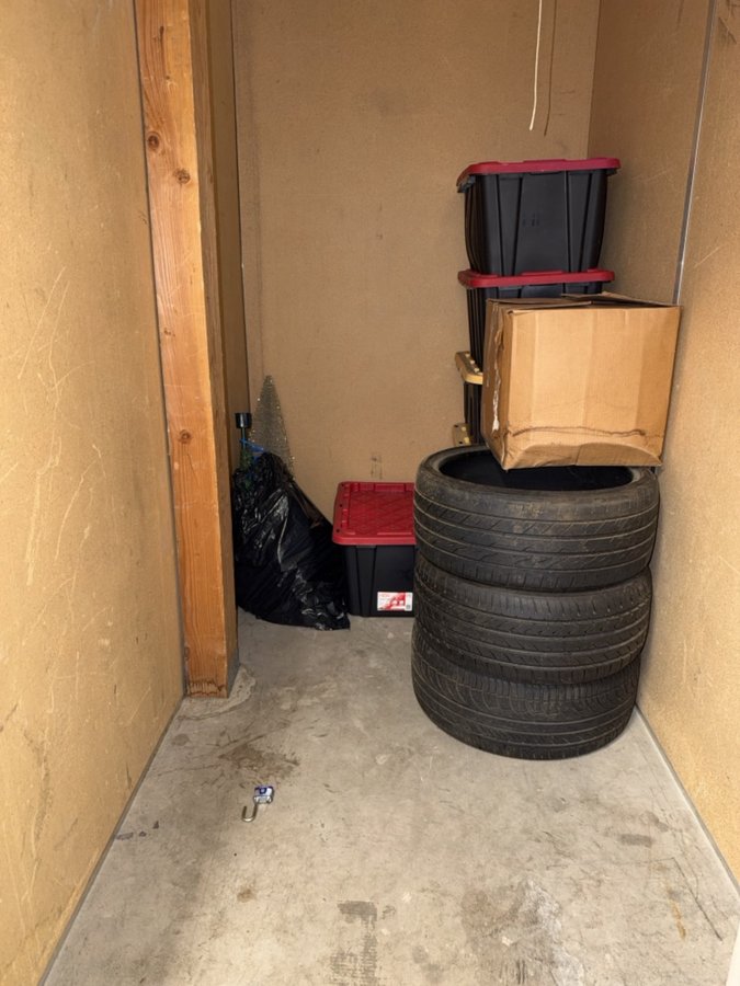 5 x 10 storage unit in Aurora, CO