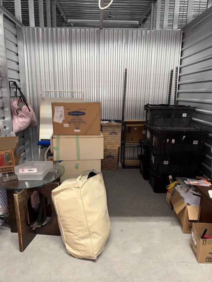 10 x 10 storage unit in Aurora, CO