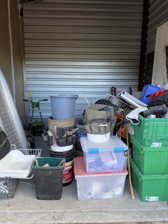 10 x 10 storage unit in Aurora, CO