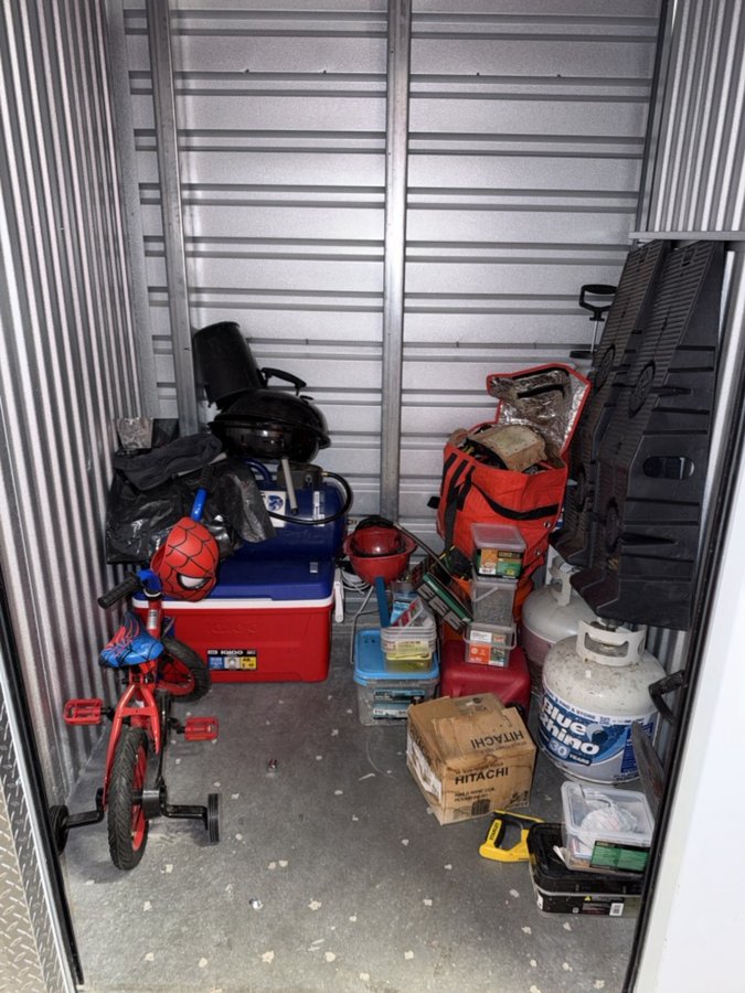 5 x 5 storage unit in Aurora, CO