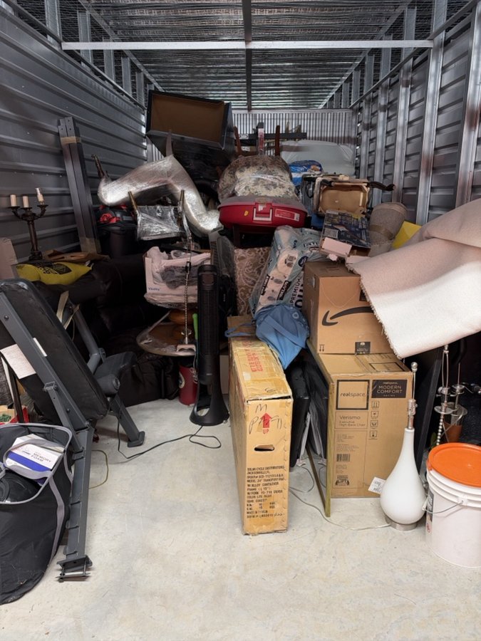 10 x 20 storage unit in Aurora, CO