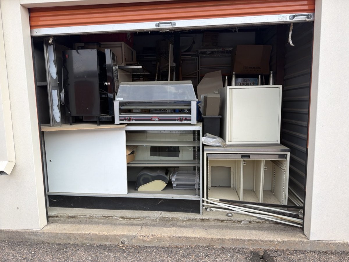 10 x 10 storage unit in Aurora, CO