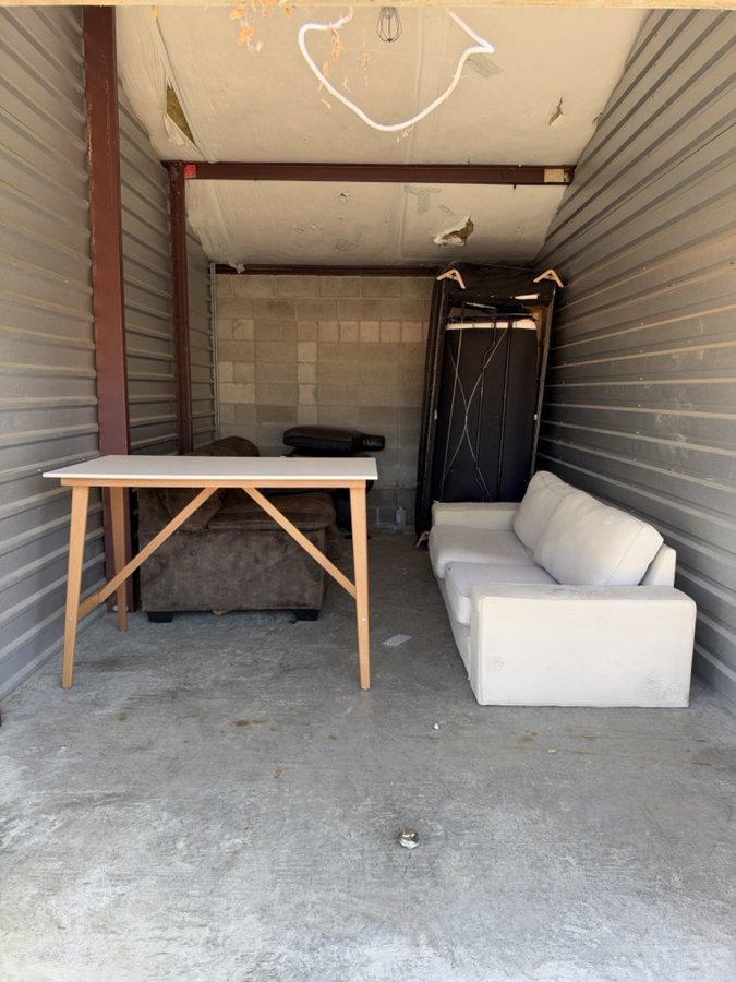 10 x 20 storage unit in Aurora, CO