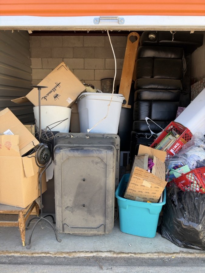 10 x 10 storage unit in Aurora, CO