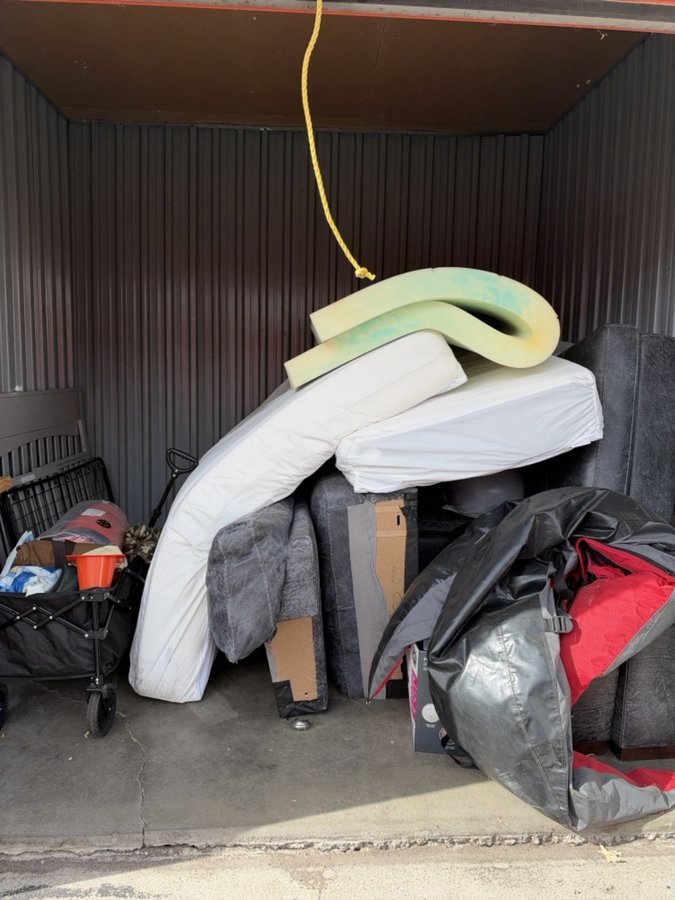 10 x 10 storage unit in Aurora, CO