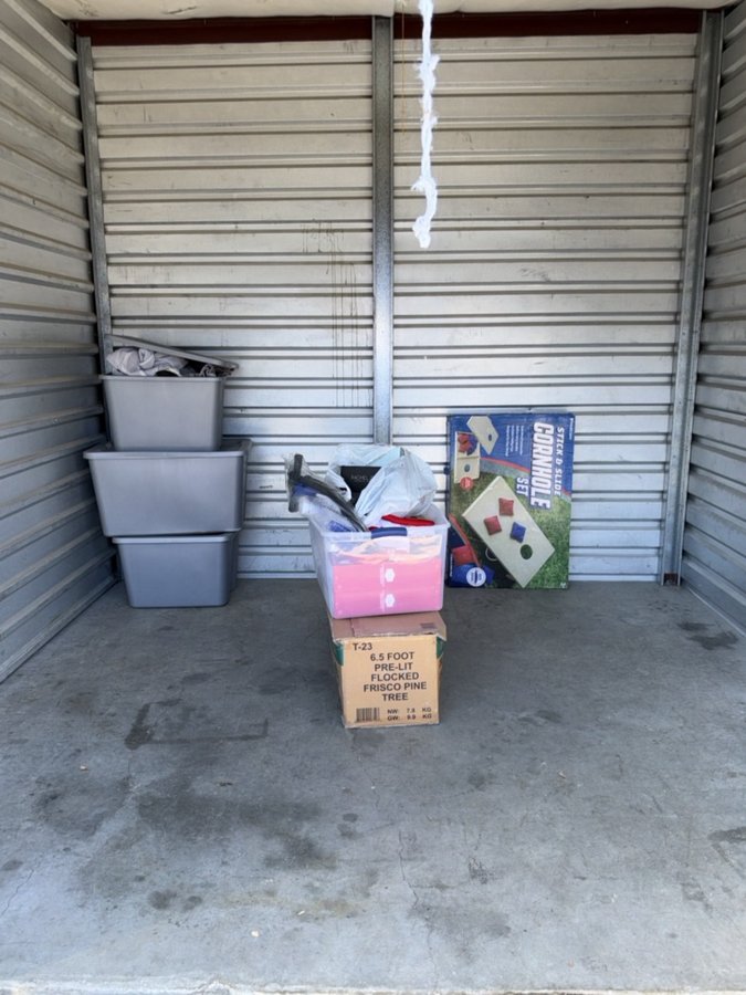 10 x 10 storage unit in Aurora, CO