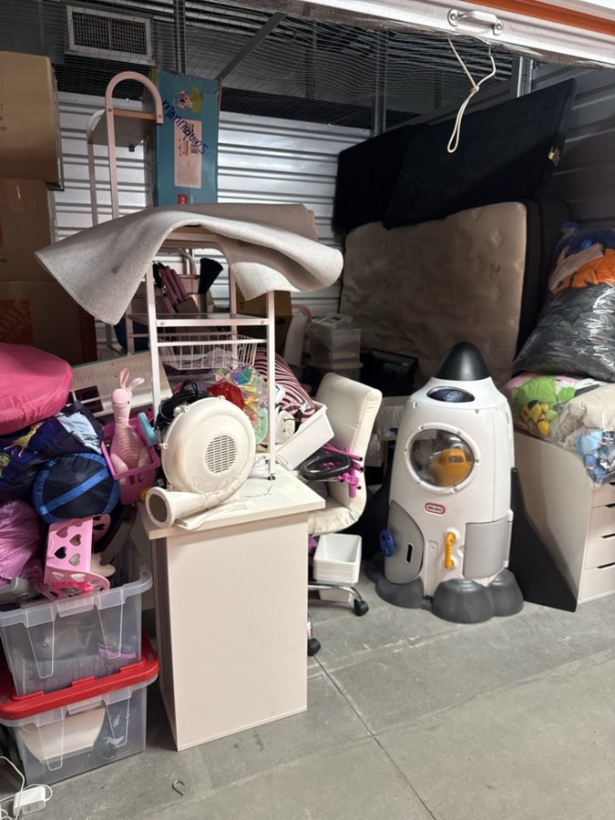 10 x 10 storage unit in Denver, CO