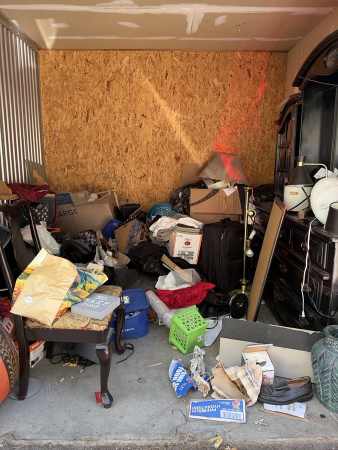 10 x 10 storage unit in Aurora, CO