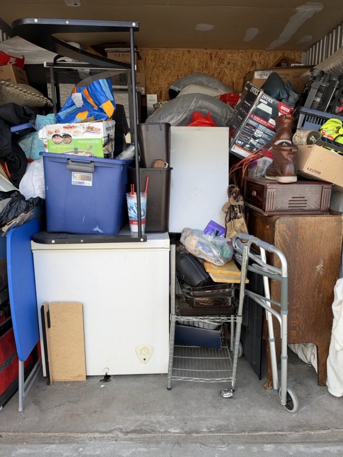10 x 10 storage unit in Aurora, CO