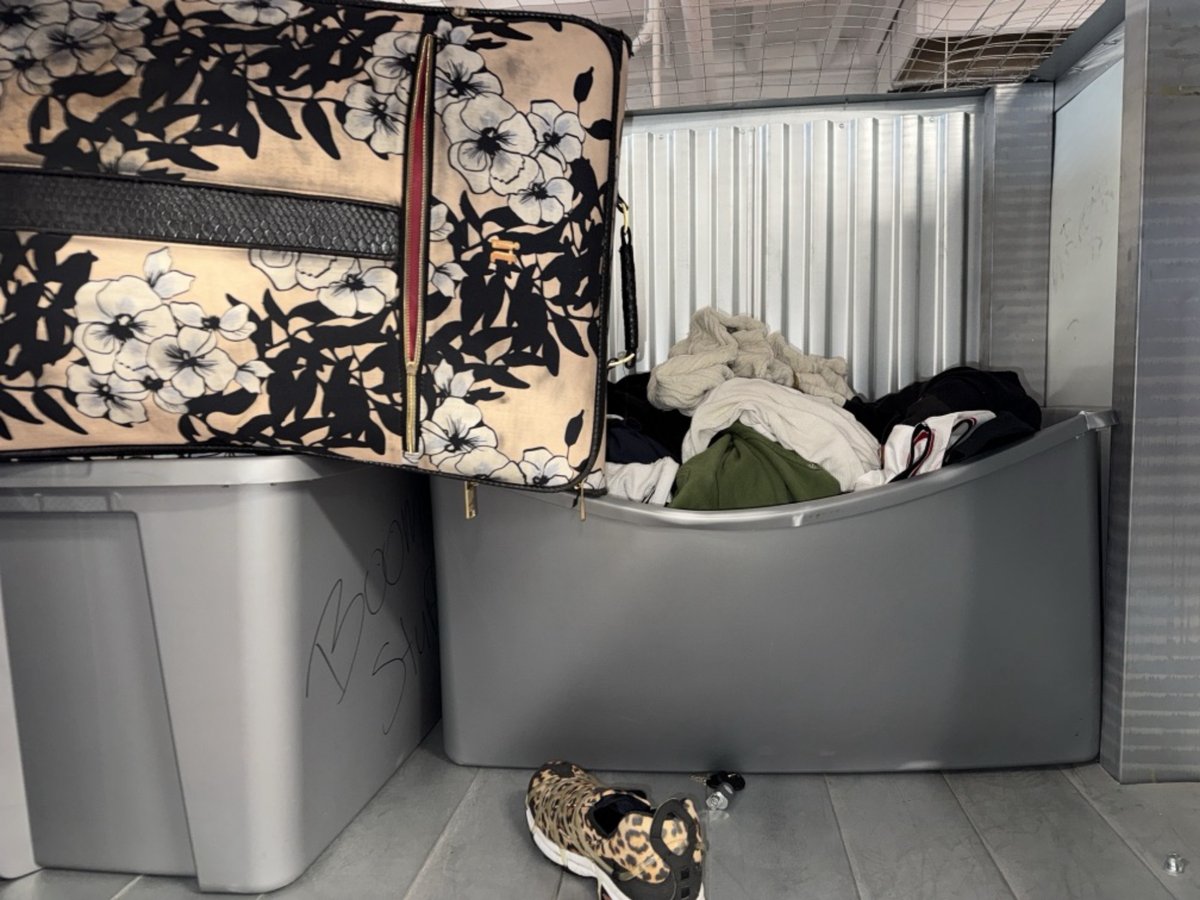5 x 4 storage unit in Los Angeles, CA