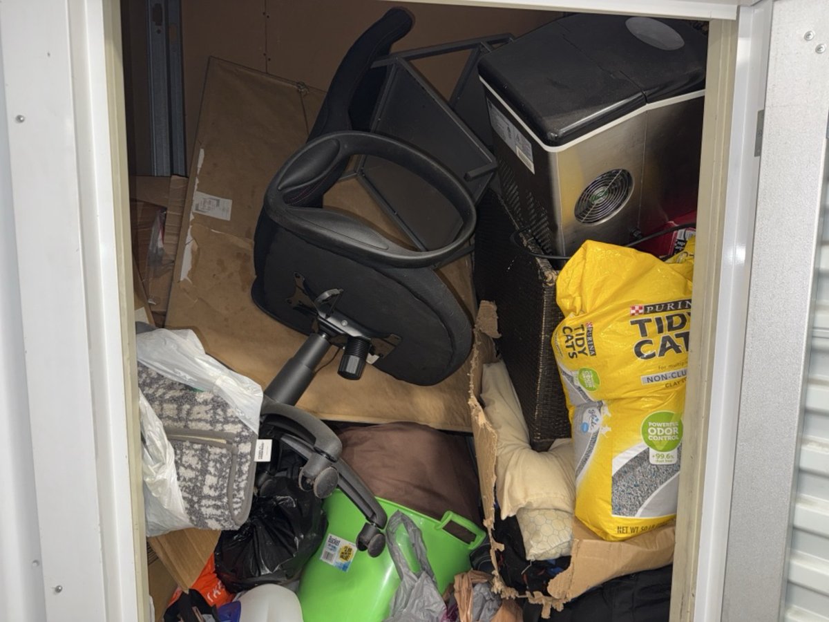 5 x 5 storage unit in Los Angeles, CA