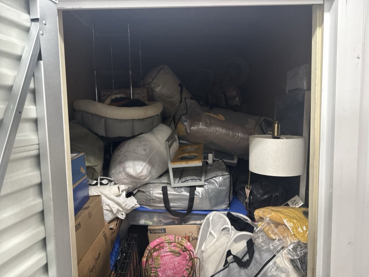 6 x 12 storage unit in Los Angeles, CA