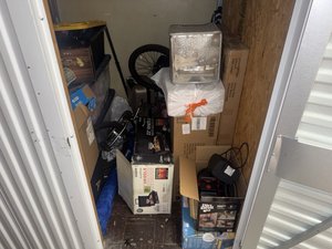 5 x 6 storage unit in Los Angeles, CA