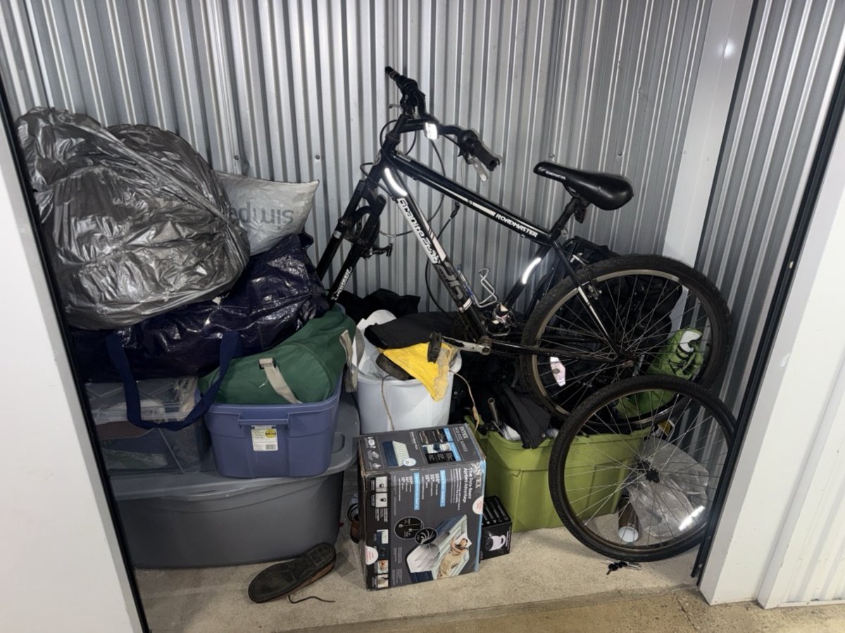 4 x 4 storage unit in Los Angeles, CA