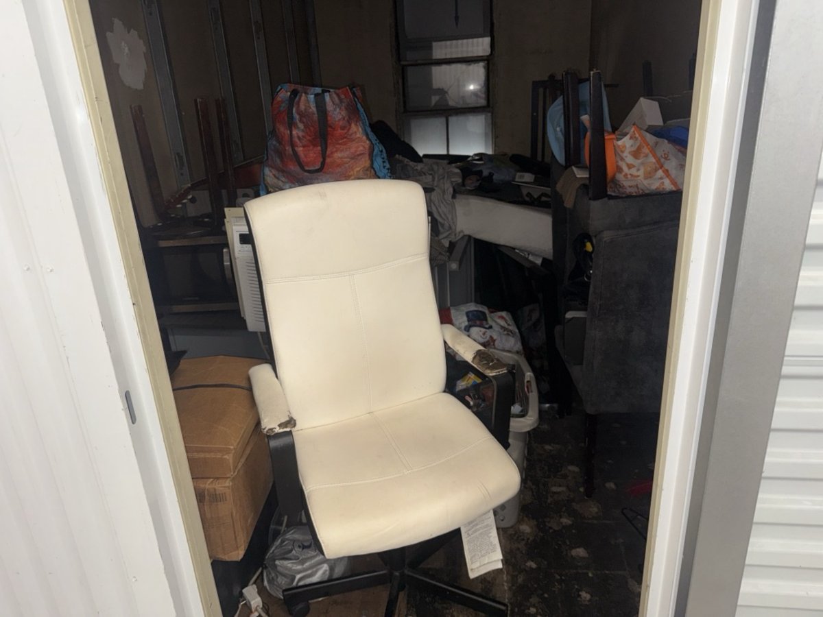 7 x 13 storage unit in Los Angeles, CA