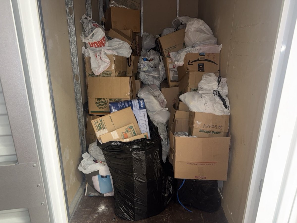 5 x 10 storage unit in Los Angeles, CA