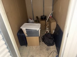 5 x 8 storage unit in Los Angeles, CA